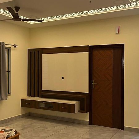 Tiruvannāmalai Guru Home Stay Near Sri Ramanasramam מראה חיצוני תמונה